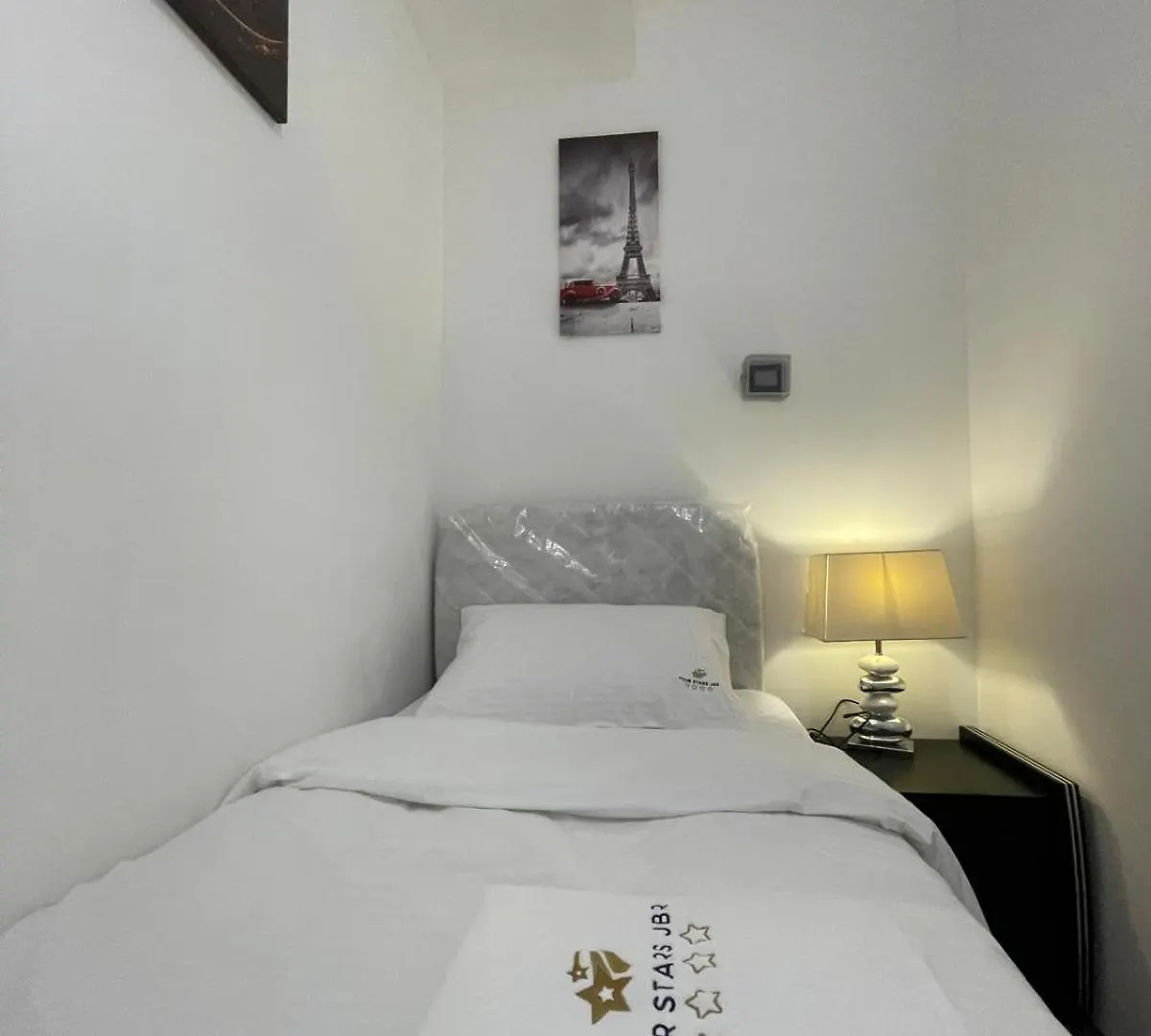 Отель Four Stars Dubai Marina Jbr